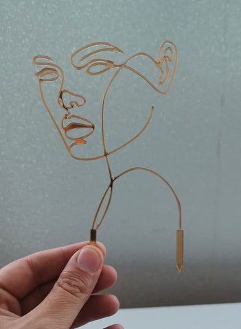 Sagoma volto stilizzato in plexiglass